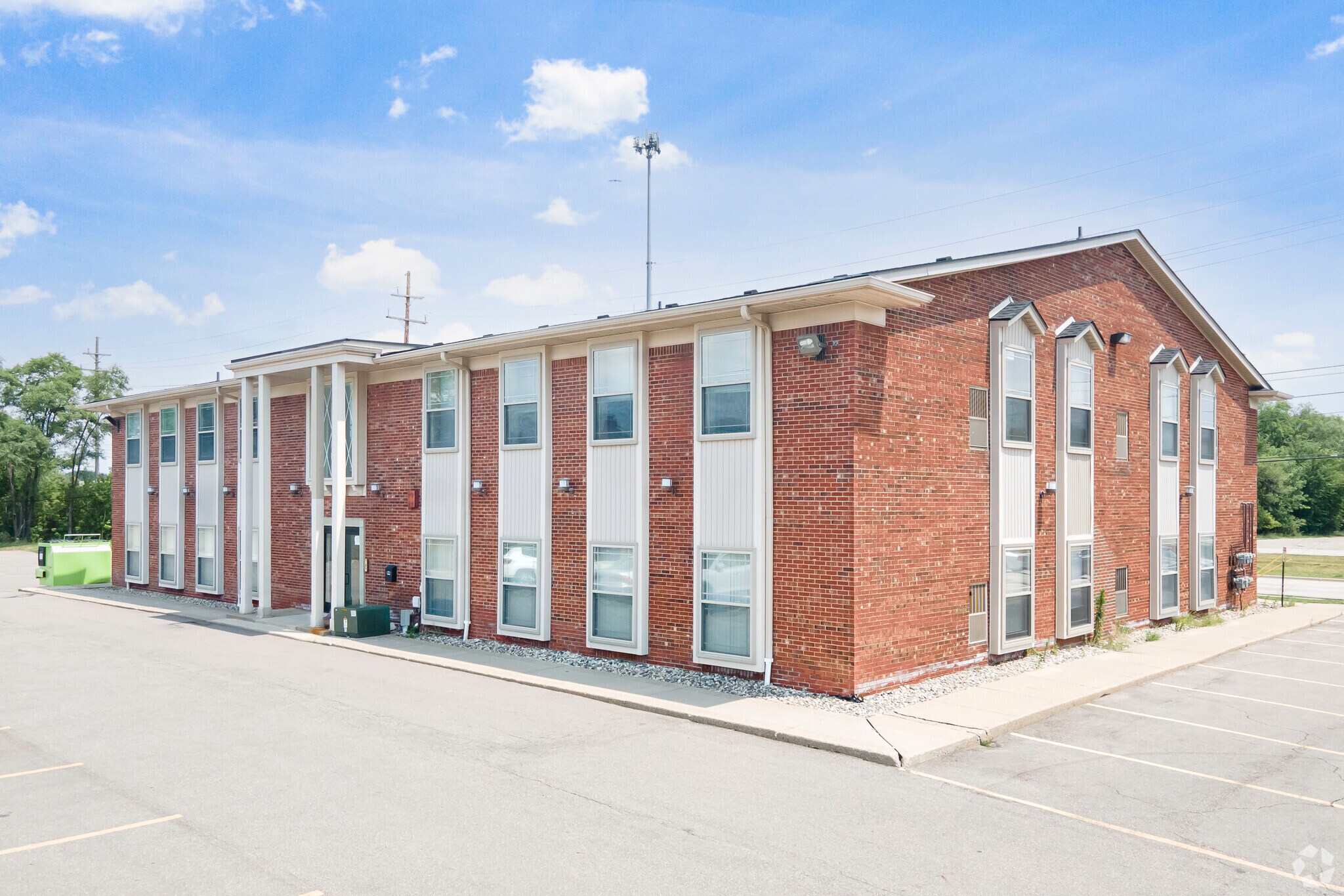 39393 Van Dyke Ave, Sterling Heights, MI for lease Building Photo- Image 1 of 7