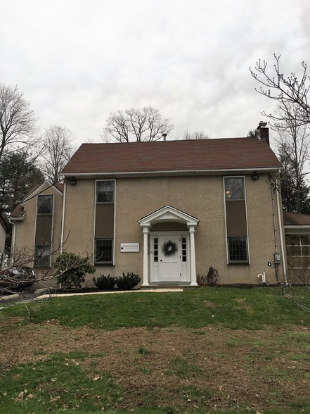 28 Garrett Ave, Bryn Mawr, PA à vendre - Photo du bâtiment - Image 1 de 1