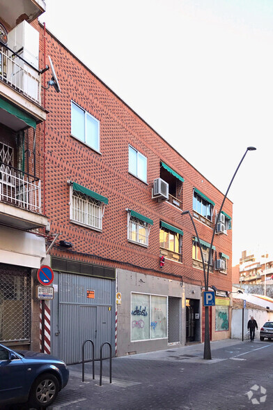 Calle Colón, 20, Alcorcón, Madrid à vendre - Photo du bâtiment - Image 2 de 2