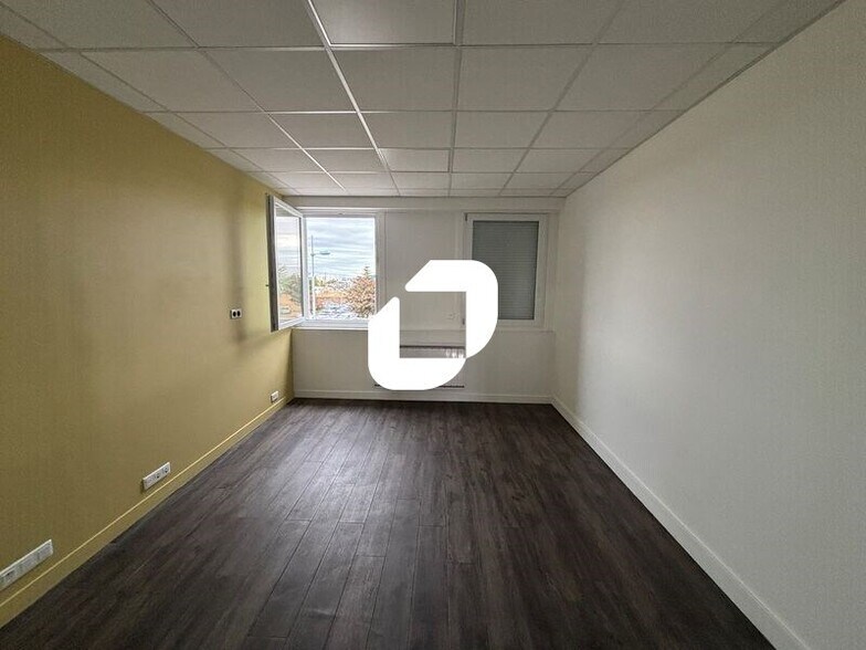 Office in Caluire Et Cuire for lease - Interior Photo - Image 3 of 14