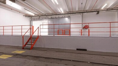Industrial in Paris for lease Building Photo- Image 1 of 15