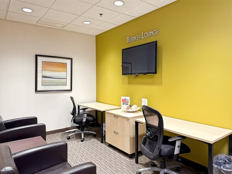 4 Research Dr, Shelton, CT à louer - Photo intérieure - Image 3 de 13