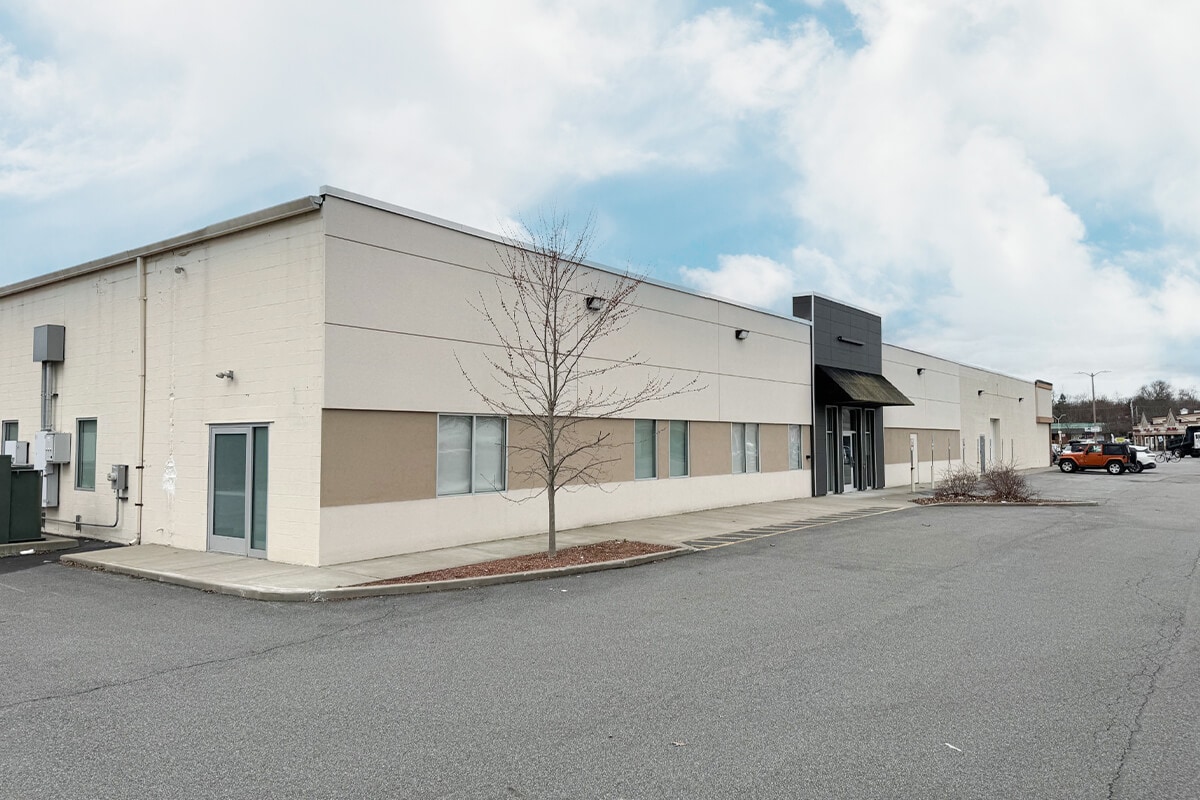 982-986 Main St, Fishkill, NY for lease Primary Photo- Image 1 of 35