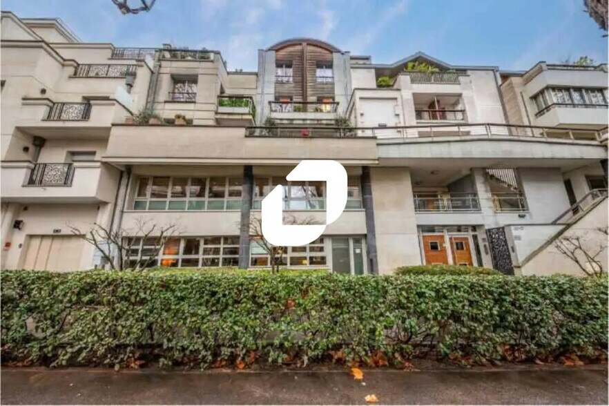 Bureau dans Neuilly-sur-Seine à vendre - Photo du bâtiment - Image 2 de 10