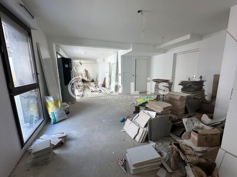 Office in Villejuif for sale - Building Photo - Image 2 of 10