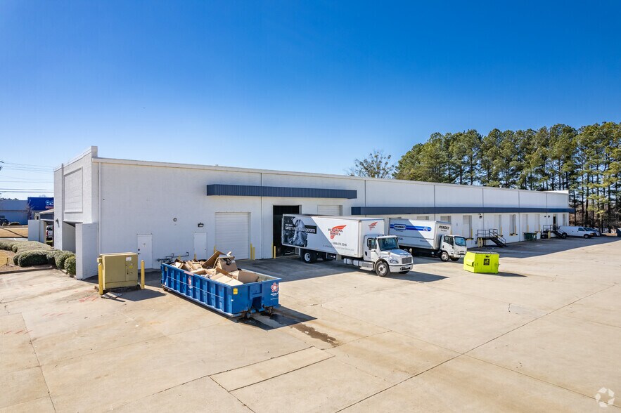 1286 Citizens Pky, Morrow, GA à louer - Photo du bâtiment - Image 3 de 7