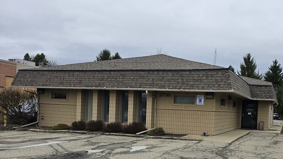 2739 E Grand River Ave, Howell, MI à louer - Photo du bâtiment - Image 2 de 3