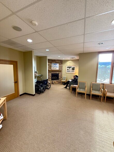 1550 Watertower Pl, East Lansing, MI à vendre - Photo du bâtiment - Image 2 de 16