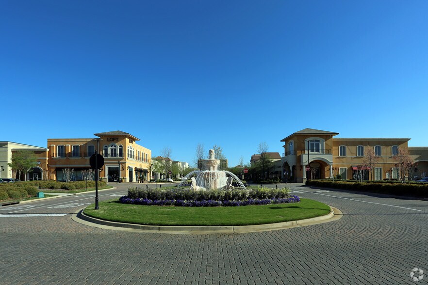 1000 Highland Colony Pky, Ridgeland, MS à louer - Photo du bâtiment - Image 3 de 8