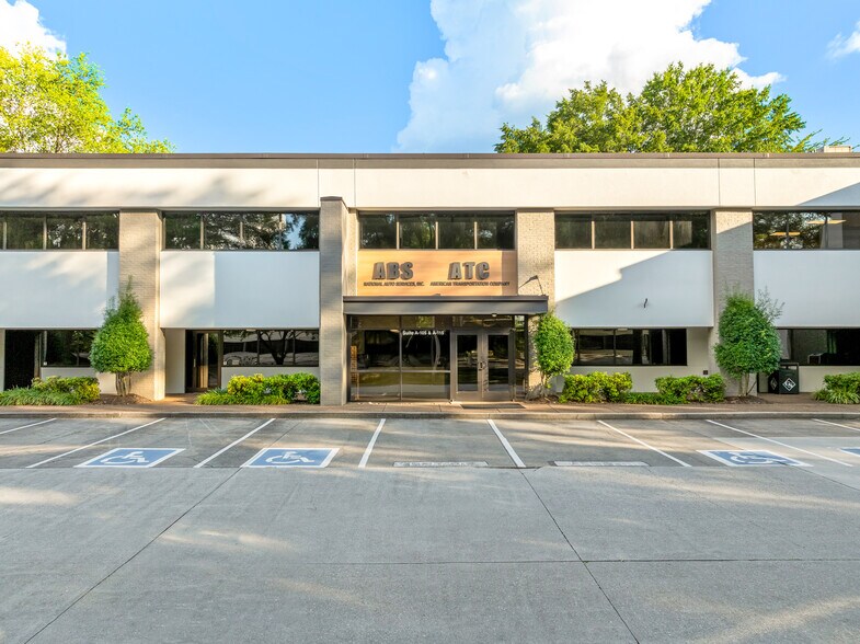 9000 Executive Park Dr, Knoxville, TN à louer - Photo du bâtiment - Image 3 de 14
