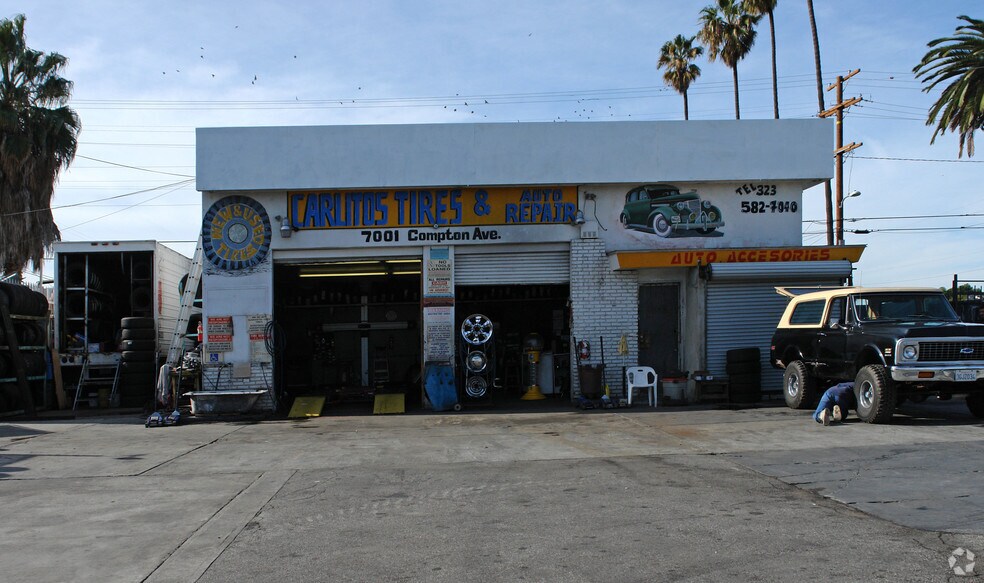 7001 Compton Ave, Los Angeles, CA à vendre - Photo du bâtiment - Image 2 de 3