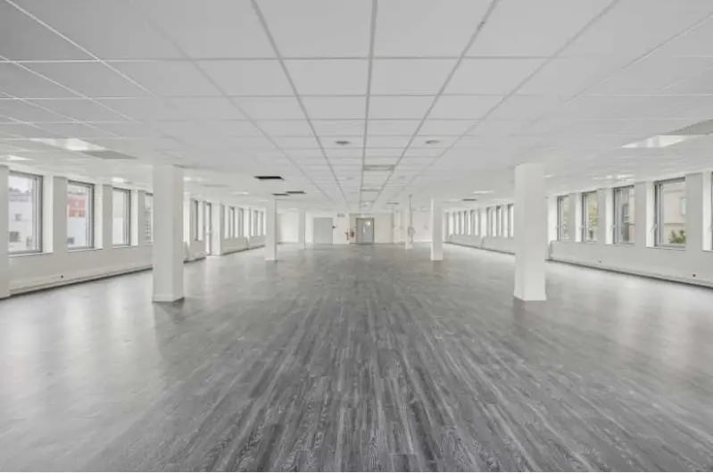 Office in Clichy for lease - Interior Photo - Image 1 of 7