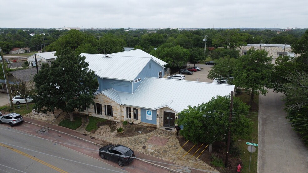 12 Chisholm Trl, Round Rock, TX à louer - Photo du bâtiment - Image 2 de 16