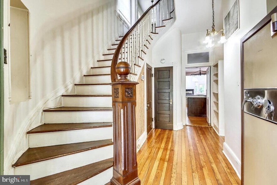 33 W Main St, New Market, MD à louer - Photo du bâtiment - Image 3 de 15