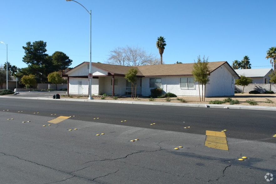 2595 S Torrey Pines Dr, Las Vegas, NV for sale - Building Photo - Image 2 of 3