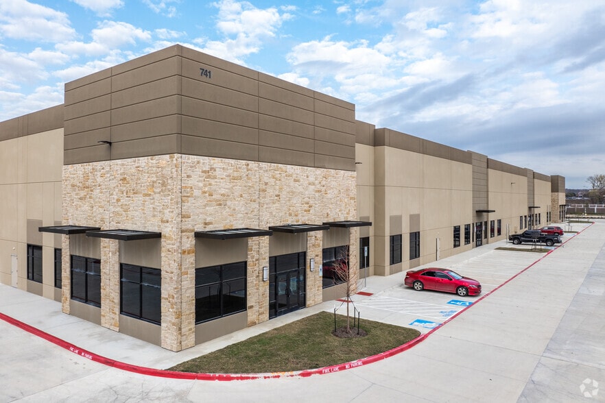 650 Corporate St, Prosper, TX for lease - Primary Photo - Image 1 of 5