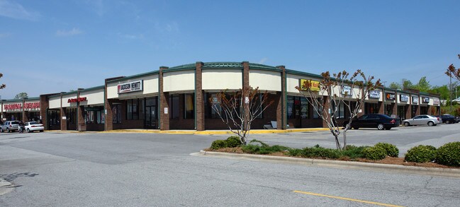 Plus de détails pour 108-124 W Meadowview Rd, Greensboro, NC - Commerce de détail à louer