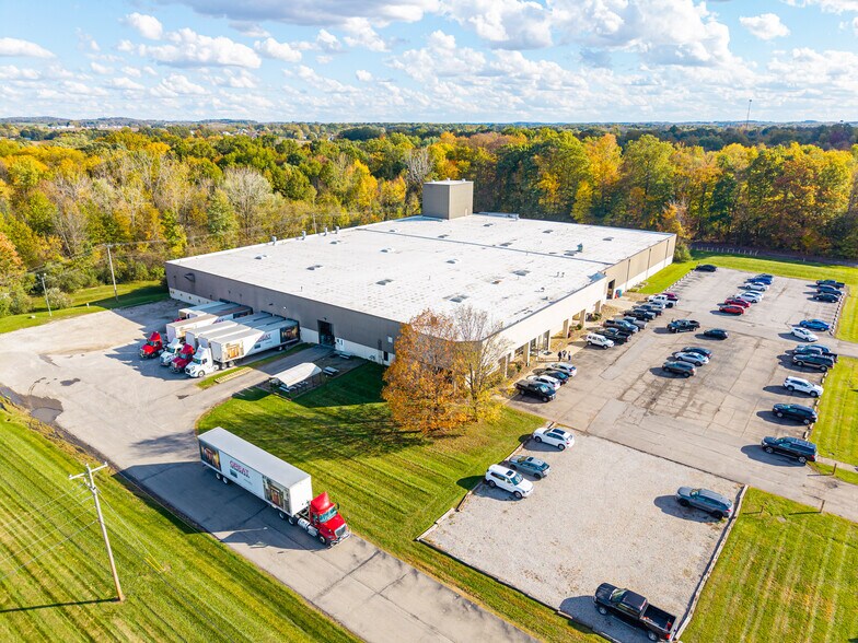 1120 O'Neill Dr, Hebron, OH à louer - Photo du bâtiment - Image 2 de 4