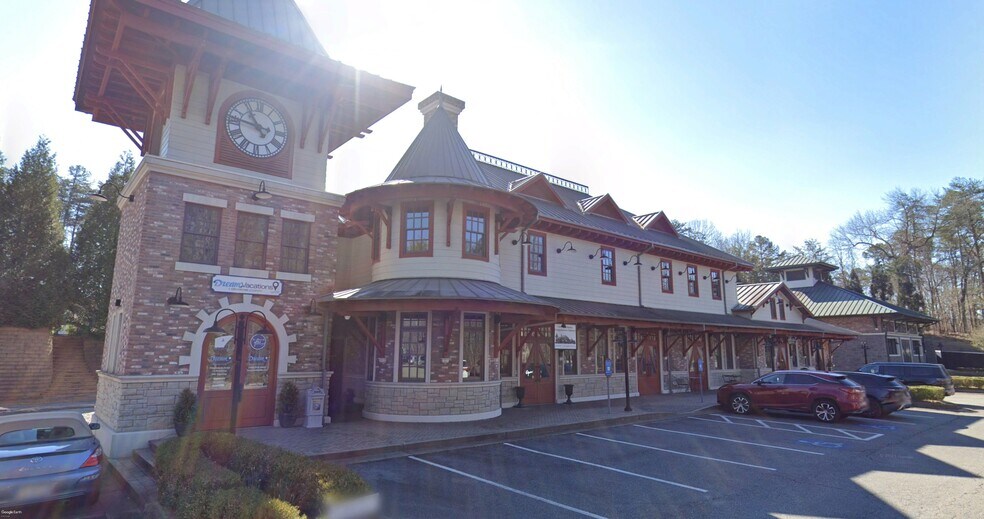 North Gate Station portefeuille de 4 propriétés à vendre sur LoopNet.ca - Photo du bâtiment - Image 2 de 5