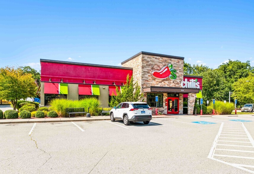 2020 Norwich New London Tpke, Montville, CT à louer - Photo du bâtiment - Image 2 de 7