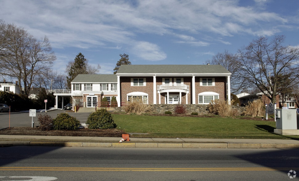 133 W Main St, Marlborough, MA for sale - Building Photo - Image 2 of 2