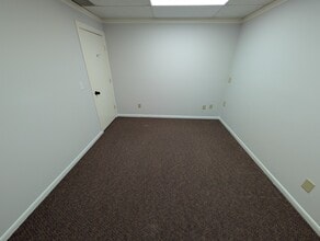 1717 Legion Rd, Chapel Hill, NC for lease Interior Photo- Image 2 of 3