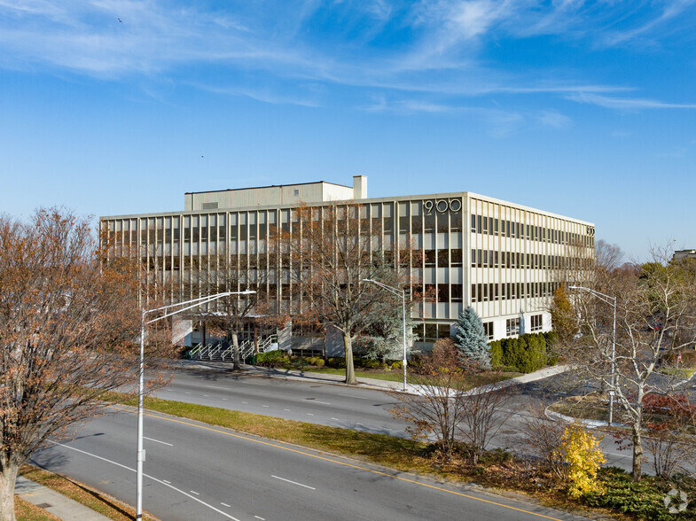 900 Merchants Concourse, Westbury, NY à louer - Photo du b timent - Image 1 de 8