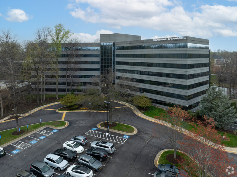 12450 Fair Lakes Cir, Fairfax, VA for lease - Building Photo - Image 1 of 6