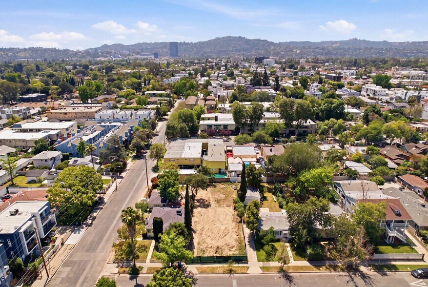 10808 Hartsook St, North Hollywood, CA à vendre - Photo du bâtiment - Image 2 de 10