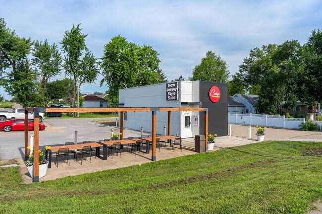 More details for 1803 S Center St, Marshalltown, IA - Retail for Sale