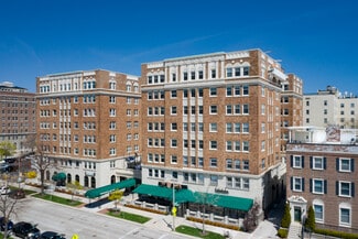 More details for 1028 E Juneau Ave, Milwaukee, WI - Retail for Lease