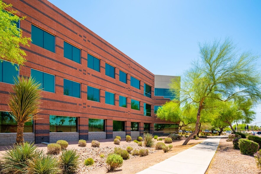 8860 E Chaparral Rd, Scottsdale, AZ à louer - Photo du bâtiment - Image 2 de 20