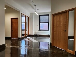 275 4th St E, Saint Paul, MN for lease Interior Photo- Image 2 of 4