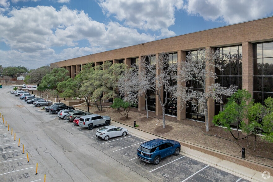 4440 S Piedras Dr, San Antonio, TX for sale - Building Photo - Image 2 of 7