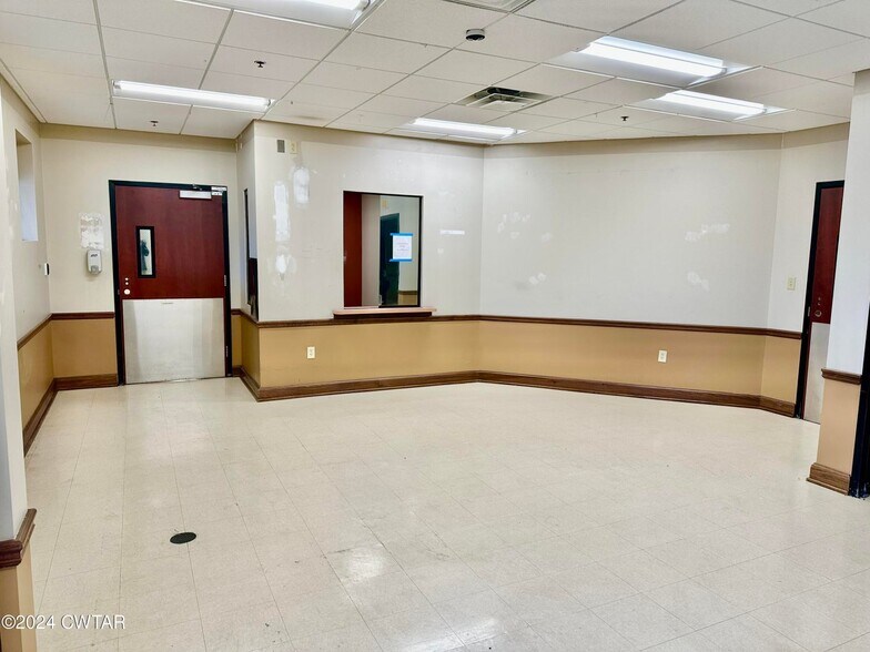 2214 Osborne St, Humboldt, TN for sale - Building Photo - Image 2 of 16