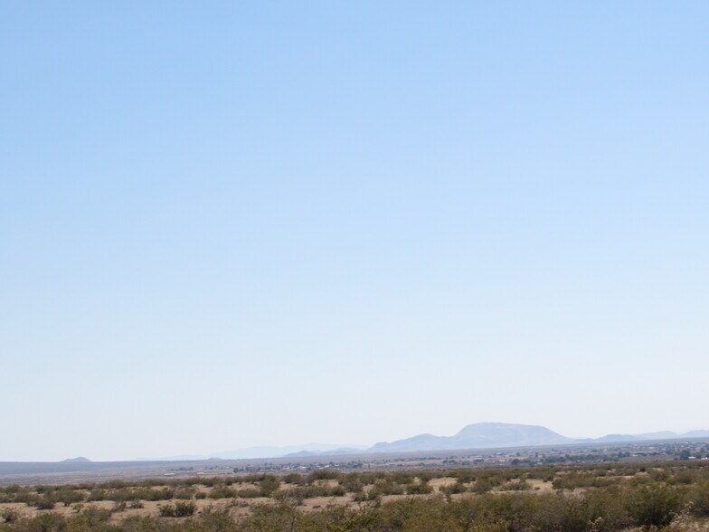 227-071-05-00-6 Lindbergh Blvd, California City, CA à vendre - Photo du bâtiment - Image 2 de 11