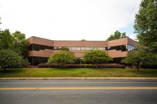 9344 Lanham Severn Rd, Seabrook, MD à louer - Photo du bâtiment - Image 1 de 13