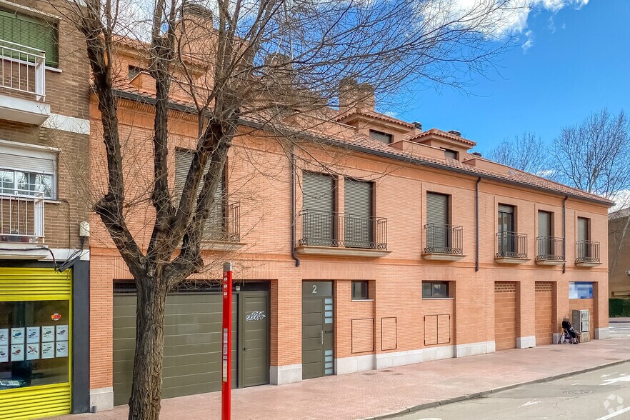 Paseo Val, 1, Alcalá de Henares, Madrid à louer - Photo du bâtiment - Image 2 de 2