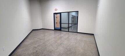 285 Liberty St, Salem, OR for lease Interior Photo- Image 2 of 4