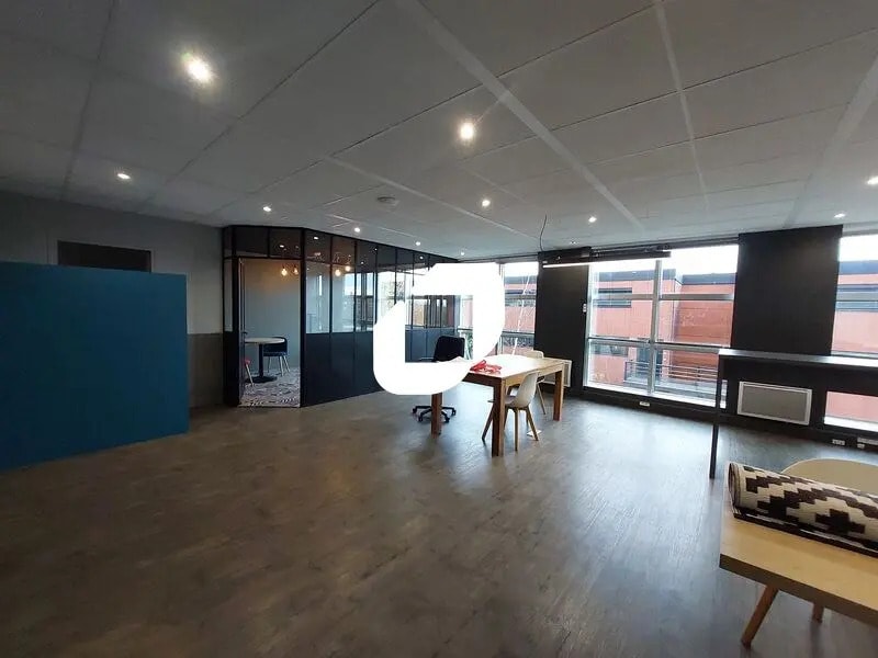 Bureau dans Guyancourt à louer Photo intérieure- Image 1 de 12