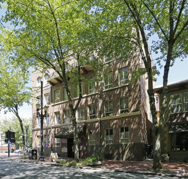 1033 SW Yamhill St, Portland, OR for lease - Building Photo - Image 3 of 6