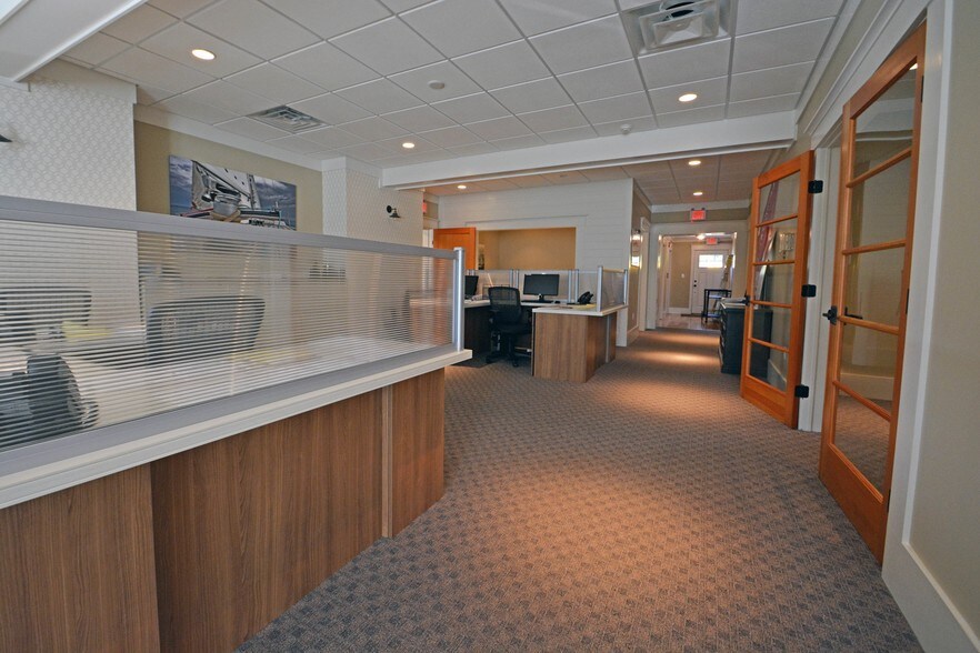 406 Mantoloking Rd, Brick, NJ à louer - Photo du bâtiment - Image 3 de 18