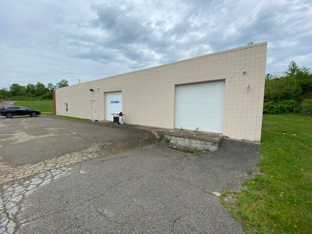 125 Hookstown Grade Rd, Coraopolis, PA à louer - Photo du bâtiment - Image 3 de 15