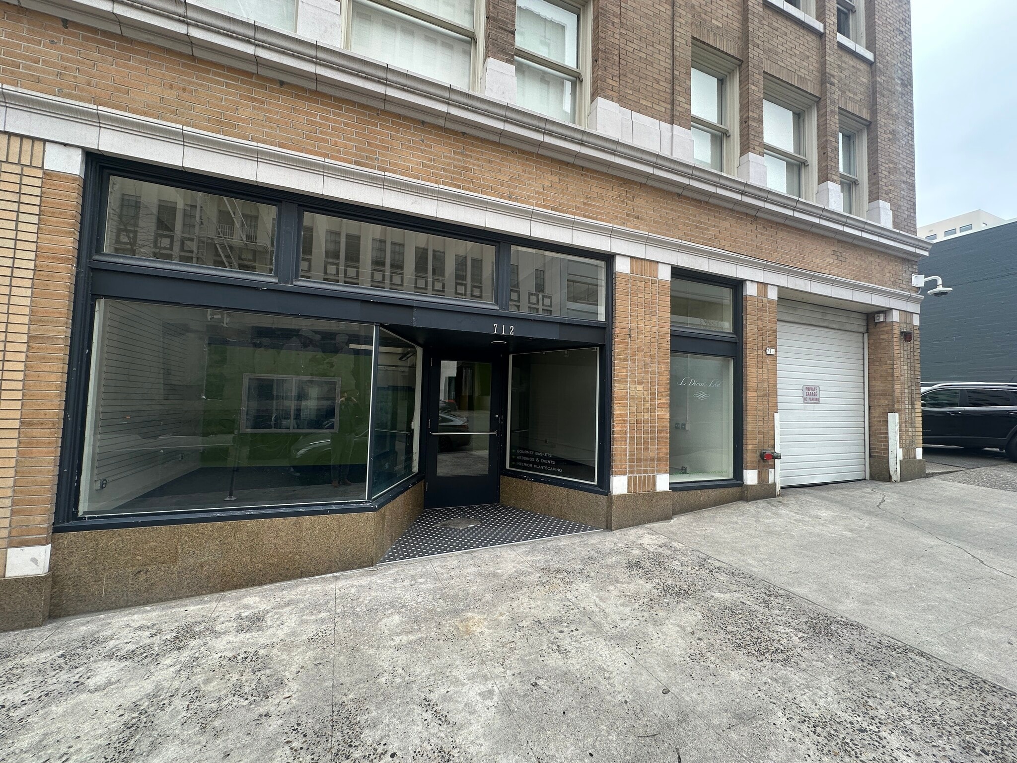 1127-1140 SW Morrison St, Portland, OR for lease Building Photo- Image 1 of 7