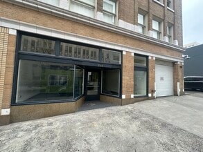 1127-1140 SW Morrison St, Portland, OR for lease Building Photo- Image 1 of 7