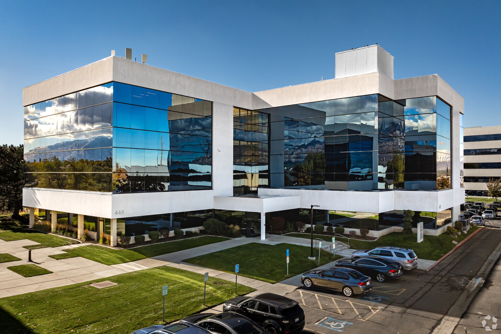 480 E Winchester St, Murray, UT à louer Photo du bâtiment- Image 1 de 16