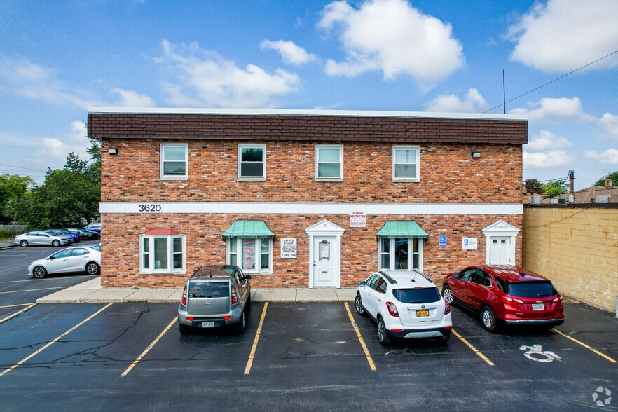 3620 Harlem Rd, Buffalo, NY à louer - Photo du bâtiment - Image 2 de 6