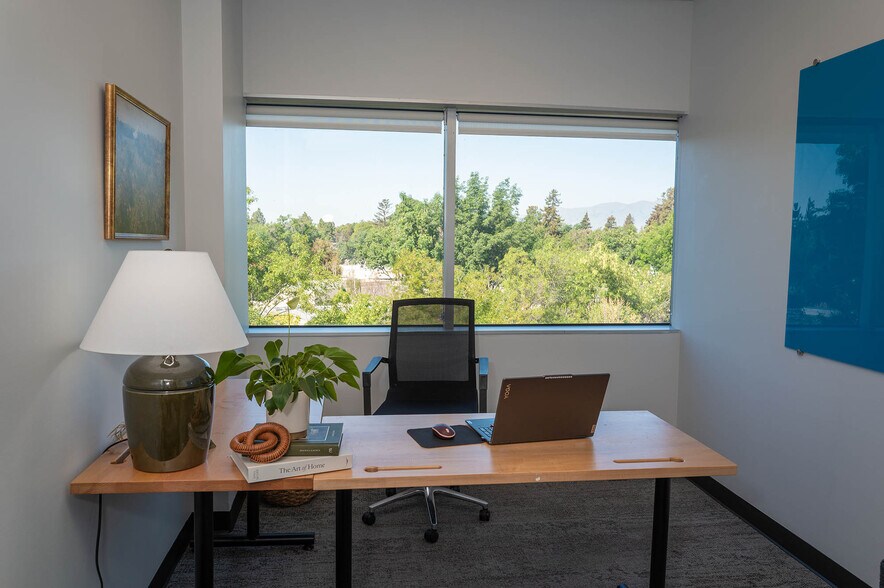 2150 N 1st St, San Jose, CA à louer - Photo du bâtiment - Image 2 de 25