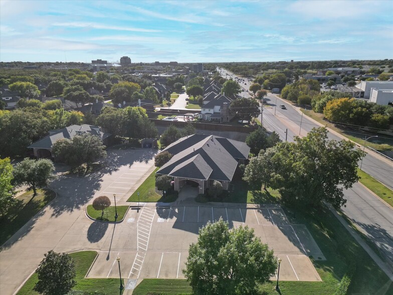 1725 Chadwick Ct, Hurst, TX for lease - Aerial - Image 2 of 37