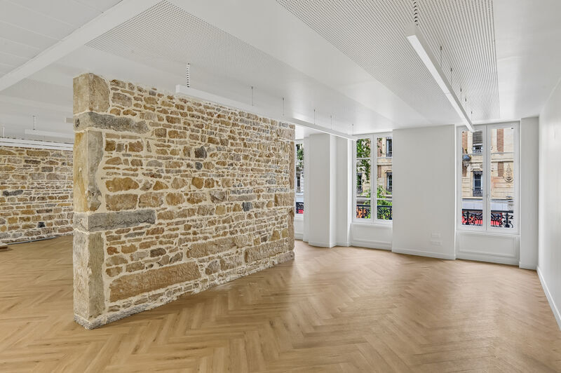 Office in Lyon for lease - Interior Photo - Image 3 of 17